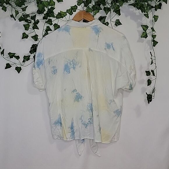Caffe Marrahesh. Tie Dyed Button Down. Tie Front Top. Size Large. EUC - Picture 3 of 9
